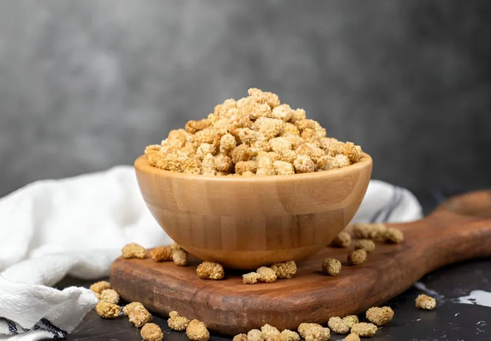 خواص توت خشک